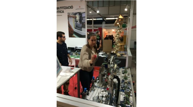 L'Institut Palau Ausit present al Saló Ensenyament 2015 - Automatització i robòtica